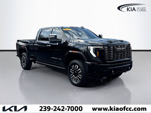 Used 2025 GMC Sierra 2500 Denali Ultimate image 7