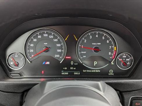 Used 2018 BMW M4 Convertible image 23