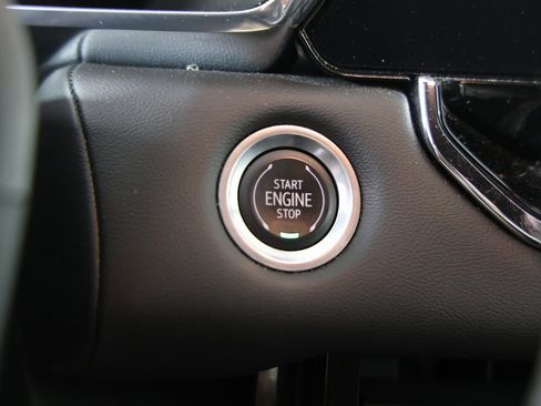 Used 2023 GMC Canyon Elevation w/ Convenience Package image 10