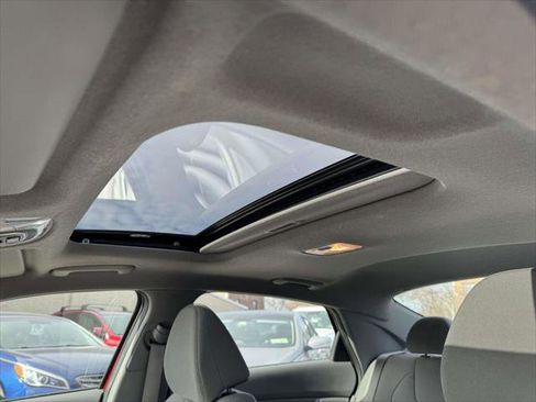 Certified 2025 Hyundai Elantra SEL image 19