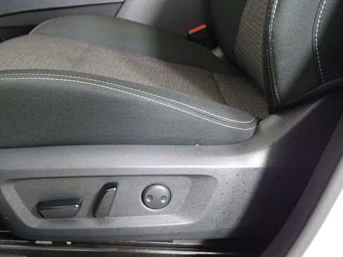 Used 2023 Nissan Rogue SV image 15