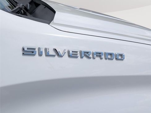 Used 2023 Chevrolet Silverado 1500 LT AWD/4WD image 9