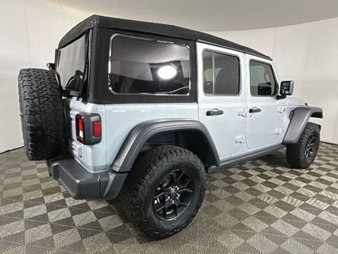 Used 2024 Jeep Wrangler Unlimited AWD/4WD image 3
