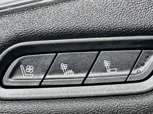 Used 2024 Cadillac Escalade Premium Luxury AWD/4WD image 21