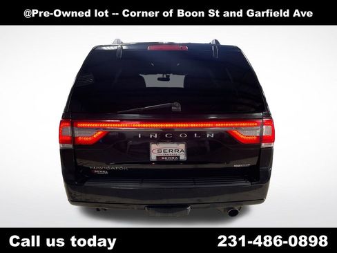 Used 2015 Lincoln Navigator 4WD image 11