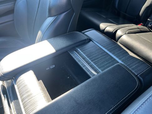 Used 2024 Jeep Wagoneer L Series II image 15