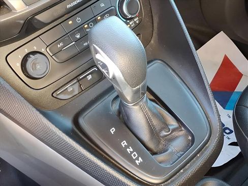 Used 2019 Ford Transit Connect XL image 9