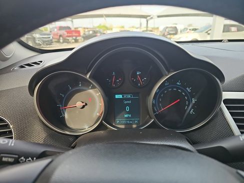 Used 2014 Chevrolet Cruze LT image 18