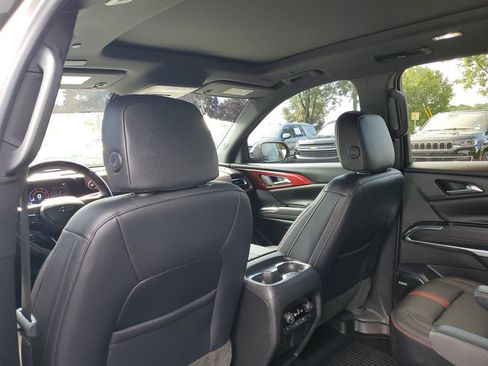 Used 2024 Chevrolet Traverse RS AWD/4WD image 13