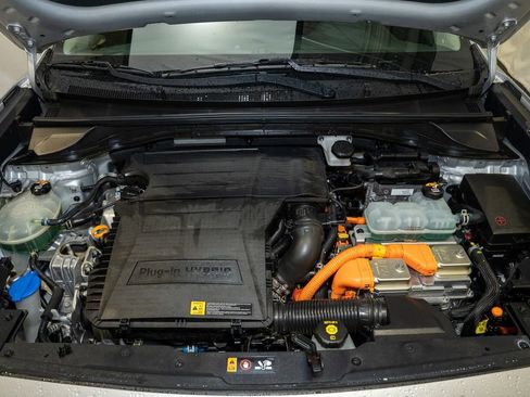 Used 2019 Kia Niro EX image 19