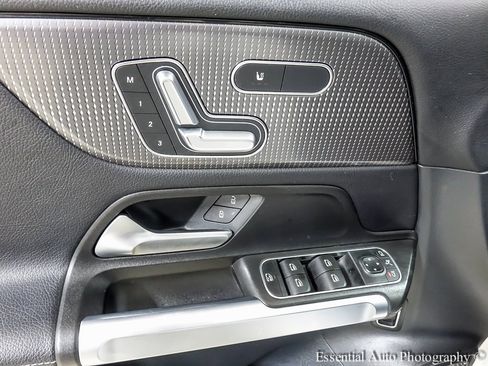 Used 2023 Mercedes-Benz GLB 250 GLB 250 image 23