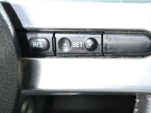 Used 2009 Ford Mustang GT Premium RWD image 29
