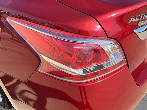 Used 2013 Nissan Altima 2.5 S FWD image 26