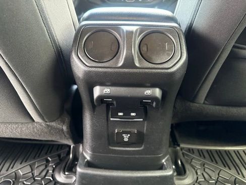 Used 2023 Jeep Wrangler Unlimited Rubicon 4xe w/ Cold Weather Group AWD/4WD image 33
