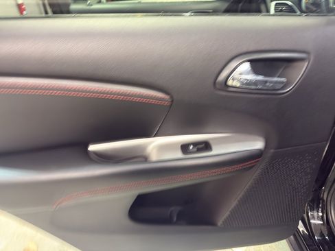 Used 2015 Dodge Journey R/T w/ Flexible Seating Group image 26