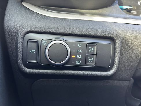 Used 2023 Ford Explorer XLT RWD image 21
