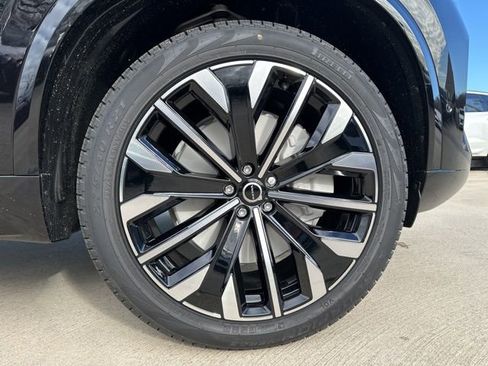 New 2026 Volvo XC90 T8 Ultra w/ Protection Package Premier image 9