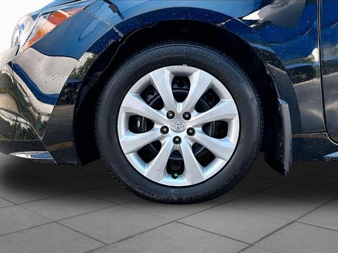 Used 2025 Toyota Corolla LE FWD image 11