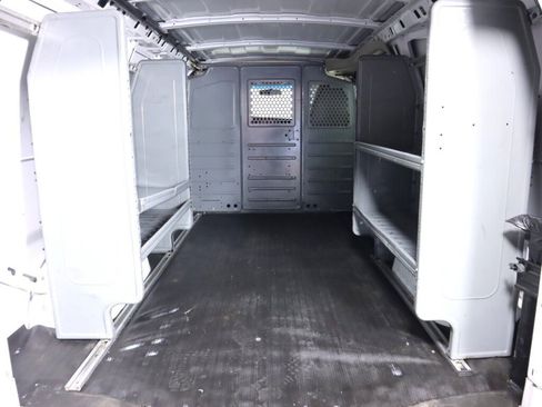 Used 2013 Chevrolet Express 1500 RWD image 22