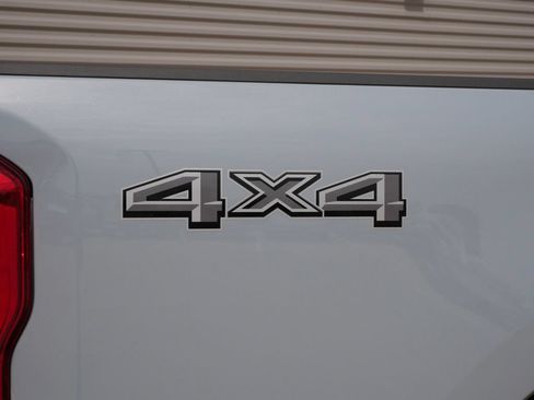 New 2026 Ford F250 Lariat w/ Black Appearance Package AWD/4WD image 9