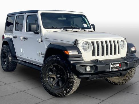 Used 2019 Jeep Wrangler Unlimited Sport S AWD/4WD image 3