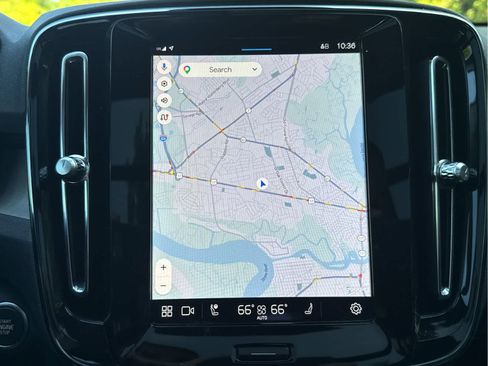 Used 2024 Volvo XC40 B5 Core w/ Climate Package image 41