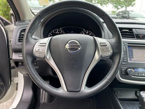 Used 2016 Nissan Altima 2.5 SL w/ 2.5 Technology Package FWD image 12