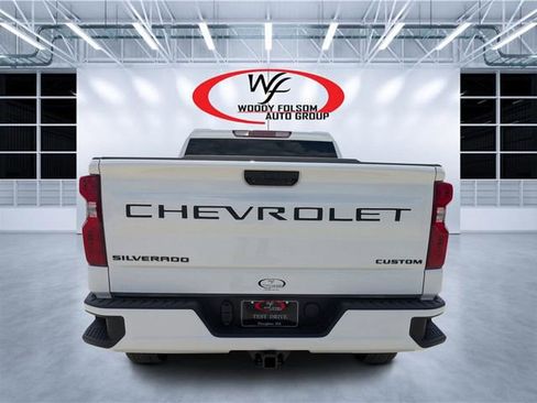Used 2024 Chevrolet Silverado 1500 Custom w/ Turbomax Blackout Package RWD image 4