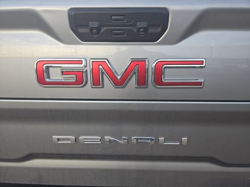 Used 2025 GMC Sierra 3500 Denali w/ Denali Reserve Package AWD/4WD image 12