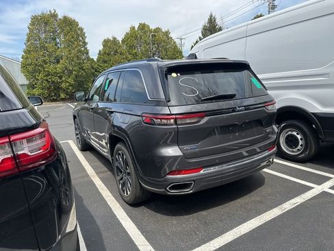 Used 2022 Jeep Grand Cherokee Overland image 6