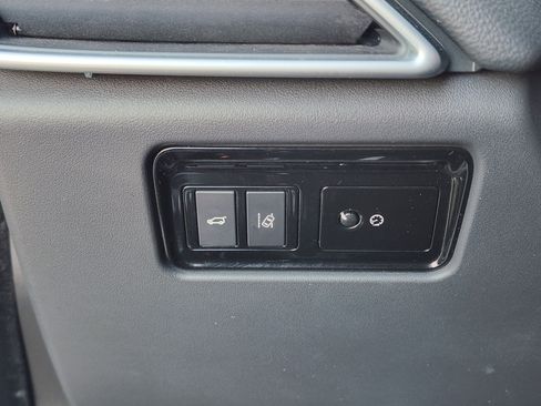 Used 2018 Jaguar F-PACE Prestige image 22