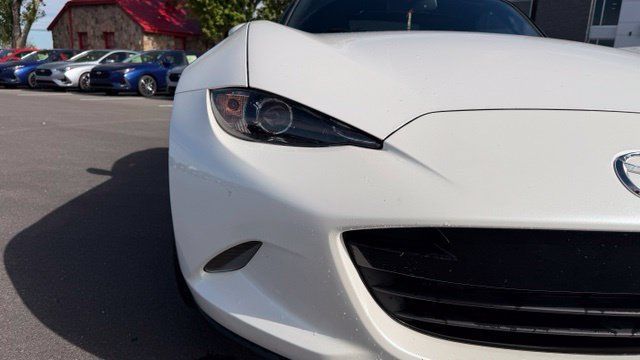 Used 2023 MAZDA MX-5 Miata Grand Touring RWD image 9