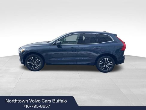 Used 2021 Volvo XC60 T5 Momentum w/ Premium Package image 2