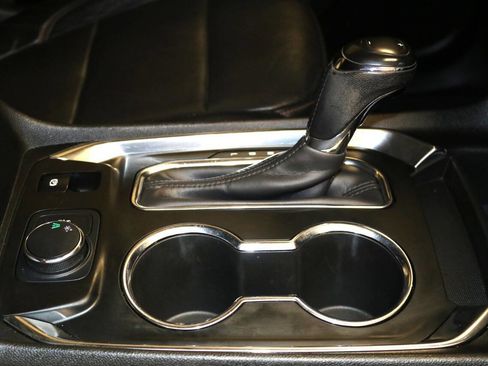 Used 2020 Chevrolet Traverse LT w/ LT Premium Package image 59