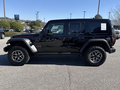 Used 2025 Jeep Wrangler Unlimited Rubicon w/ Technology Group image 6