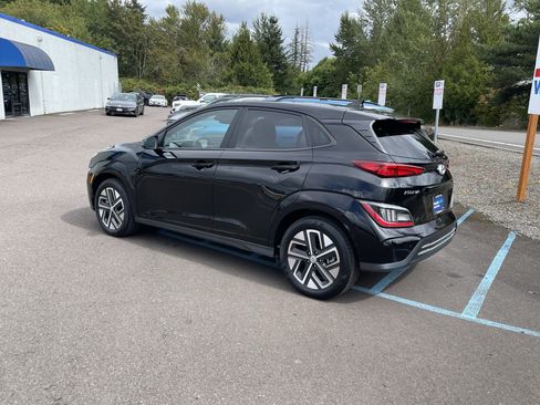 Certified 2023 Hyundai Kona Limited FWD image 3