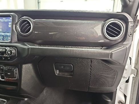 Used 2020 Jeep Wrangler Unlimited Sahara AWD/4WD image 38
