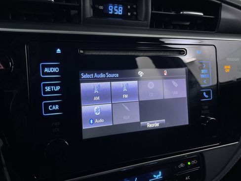 Used 2017 Toyota Corolla SE image 14