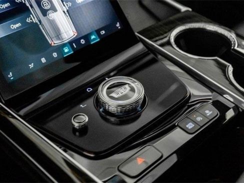 Used 2026 Cadillac Escalade Luxury w/ Touring Package image 37