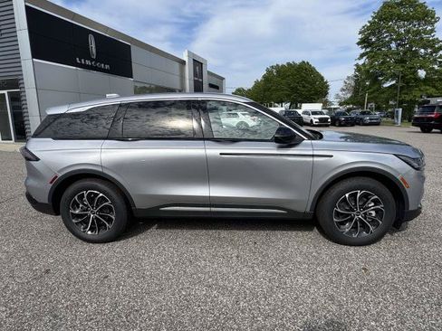 New 2026 Lincoln Nautilus Premier AWD/4WD image 26