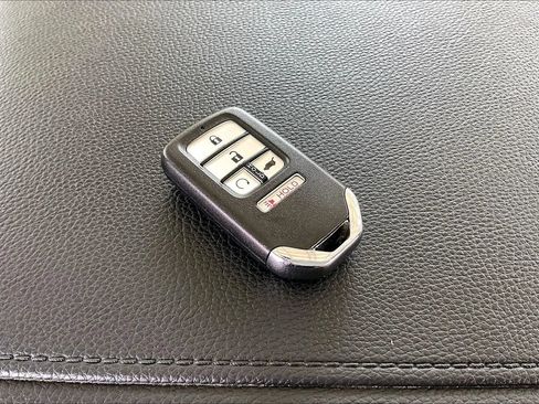 Used 2016 Honda Pilot Touring image 33