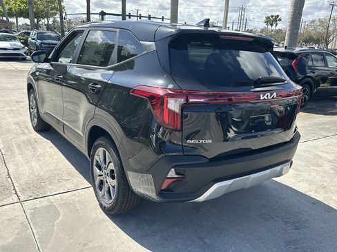New 2026 Kia Seltos LX image 8
