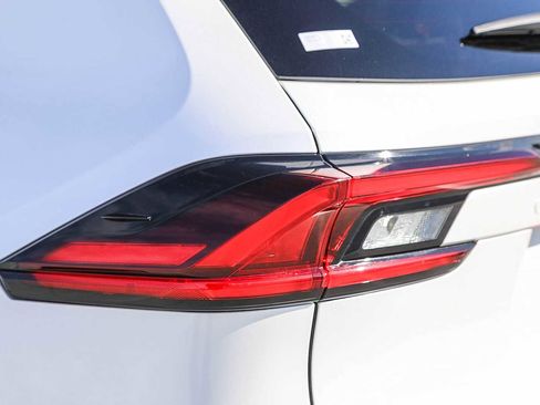 Used 2025 Toyota Grand Highlander Limited image 9