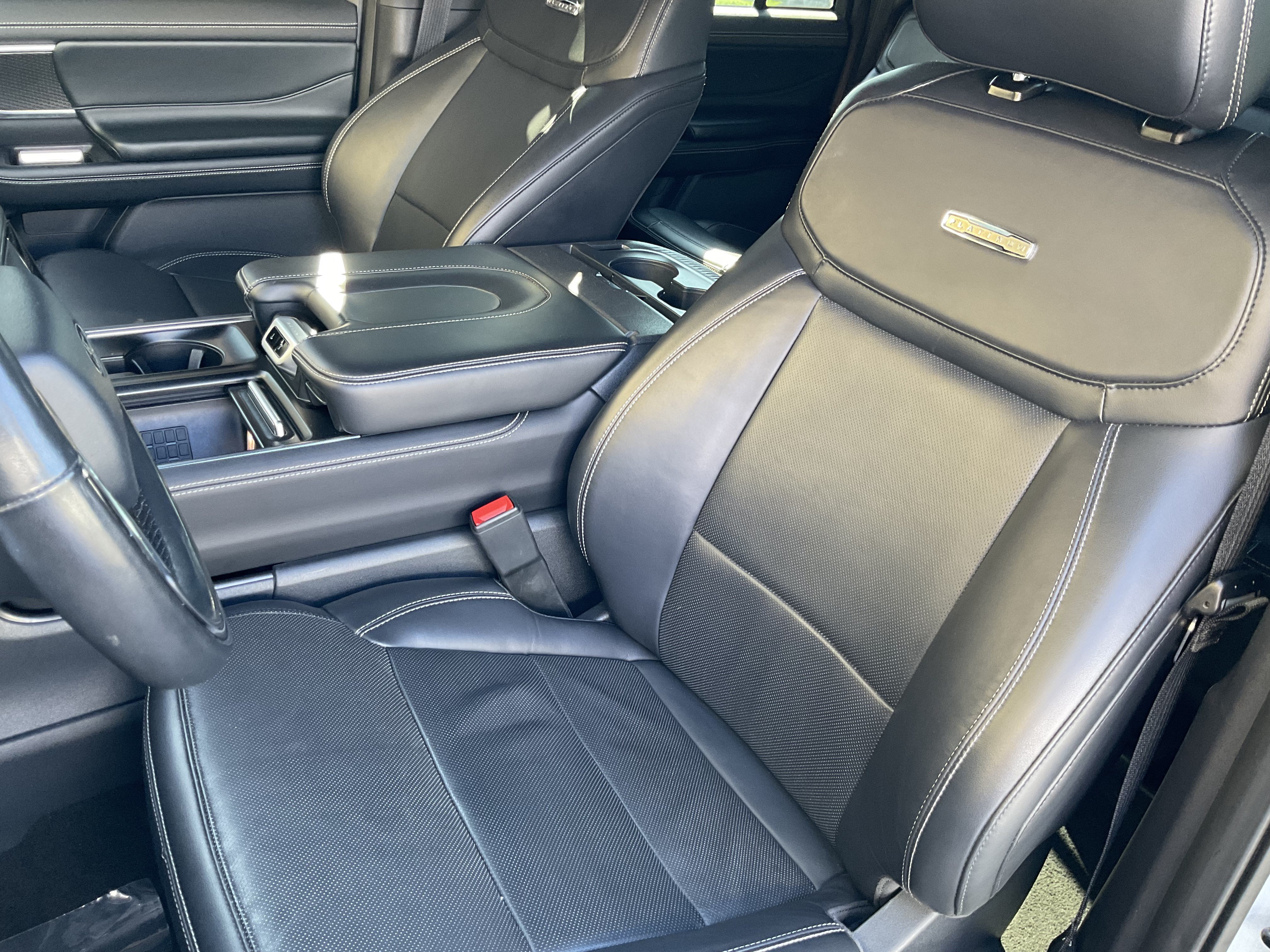 Used 2025 Ford Expedition Max Platinum w/ Stealth Appearance Package AWD/4WD image 32