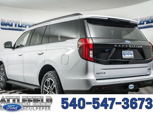 New 2026 Ford Expedition Active image 4