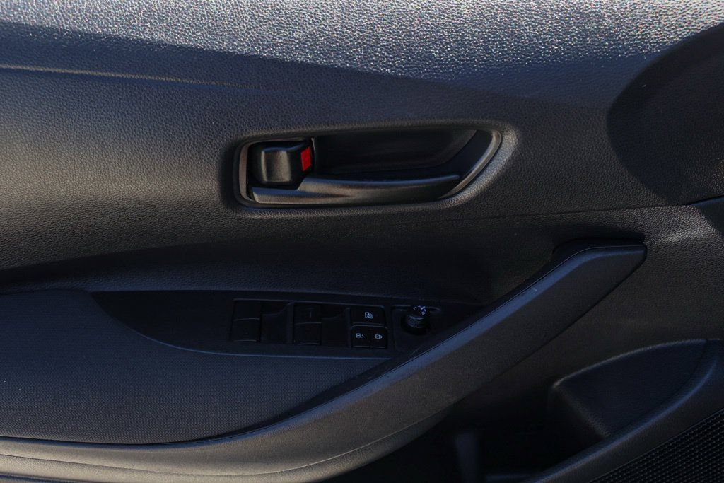Used 2025 Toyota Corolla LE FWD image 25