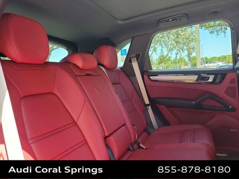 Used 2023 Porsche Cayenne AWD/4WD image 21