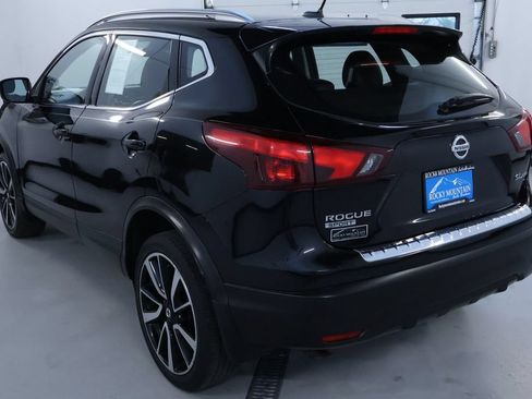 Used 2018 Nissan Rogue Sport SL w/ SL Premium Package AWD/4WD image 5