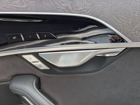 Used 2023 Audi A8 L 3.0T image 38