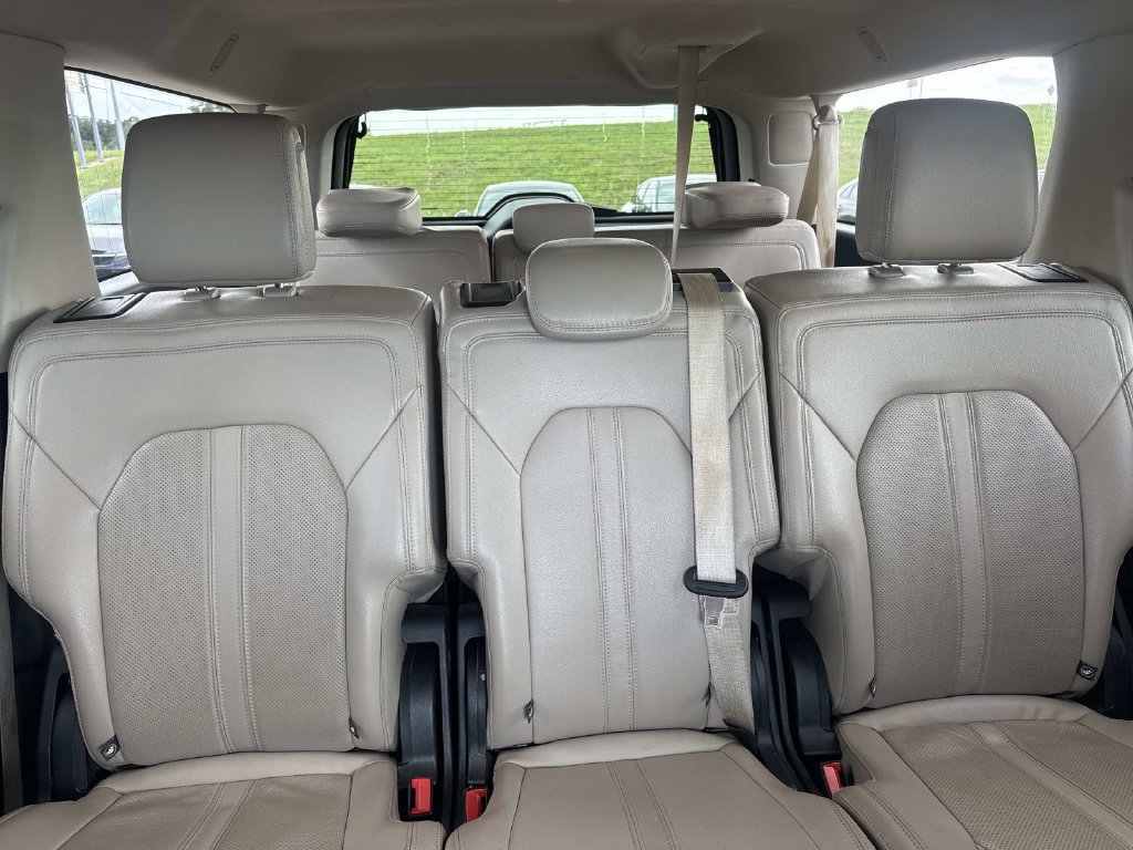 Used 2024 Ford Expedition Max Limited RWD image 14